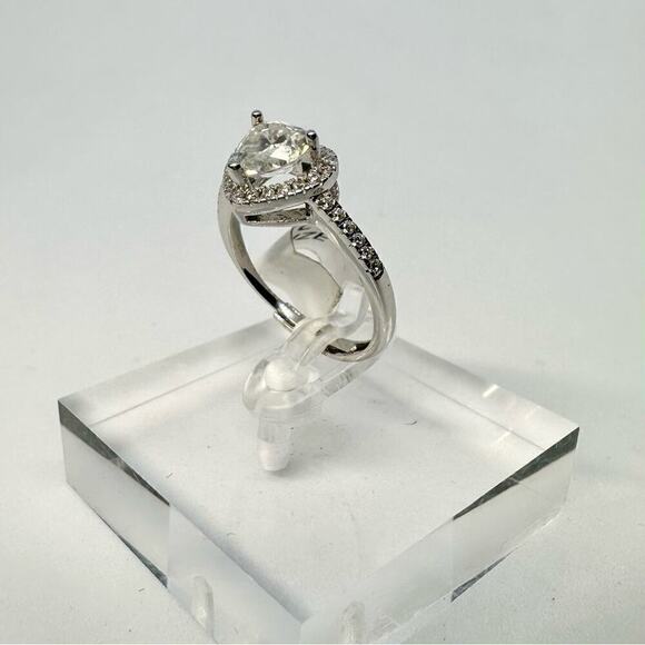 Ring Silver Heart-Shaped Diamond Ring - Picture 8 of 11